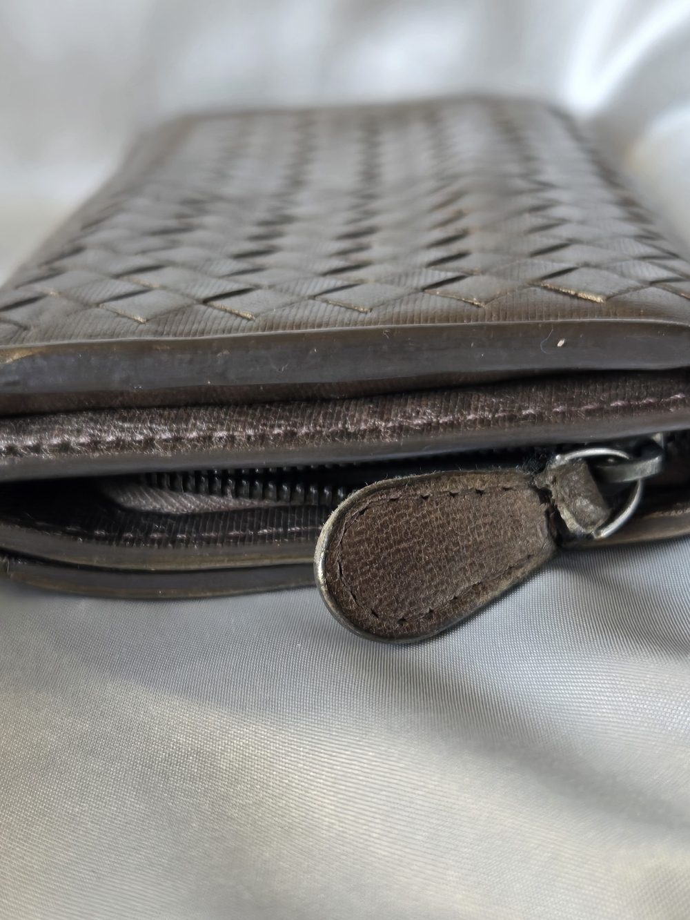 Bottega Veneta Metallic Gold Intrecciato Leather Wallet - Picture 4 of 16